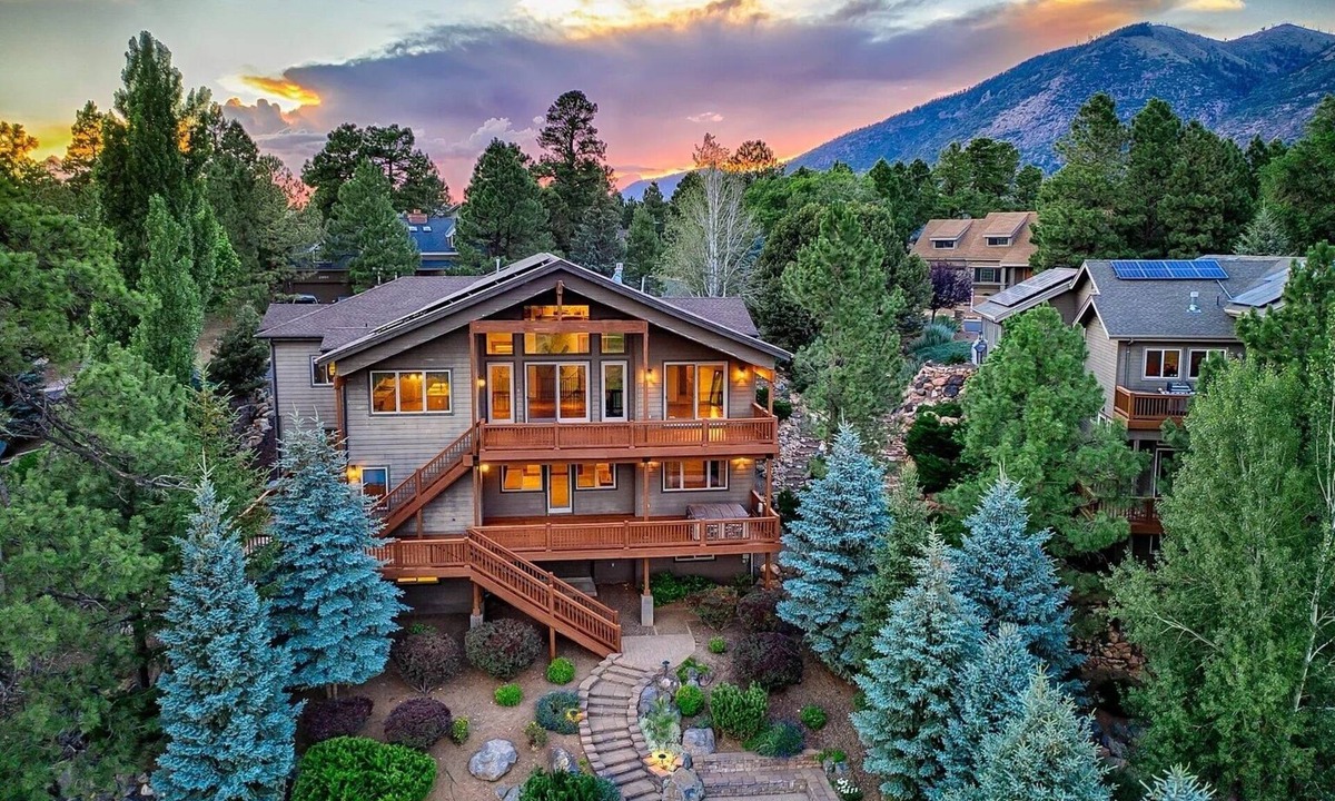 Flagstaff Cabin | Family Friendly with Amazing Views of Golf Course