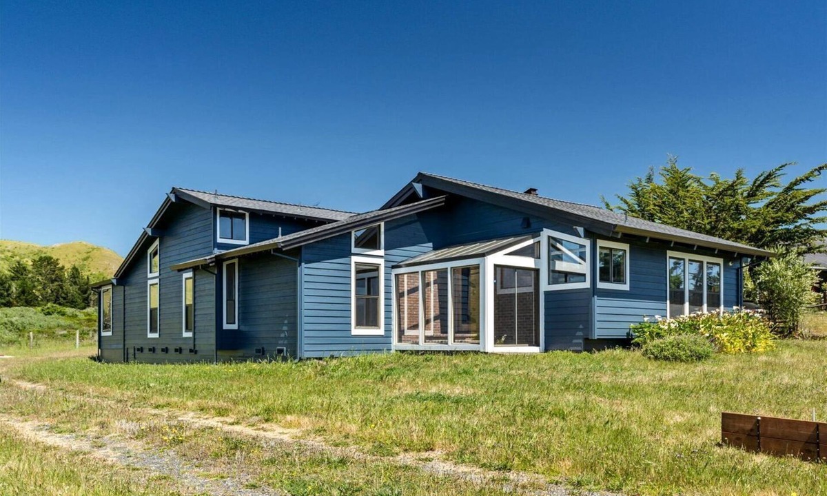 Salmon Creek Cabin | Fantastic Cabin with Fireplace in Bodega Bay, California