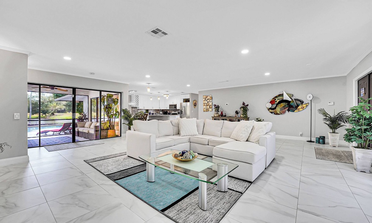 Wellington House | Fantastic single family-home conveniently located near everything!