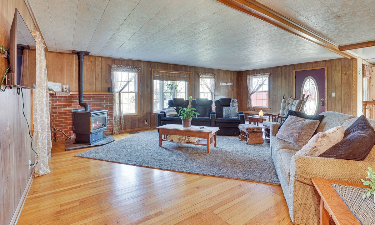Dundee Cottage | Farmyard Stays Dundee Home Near Hiking