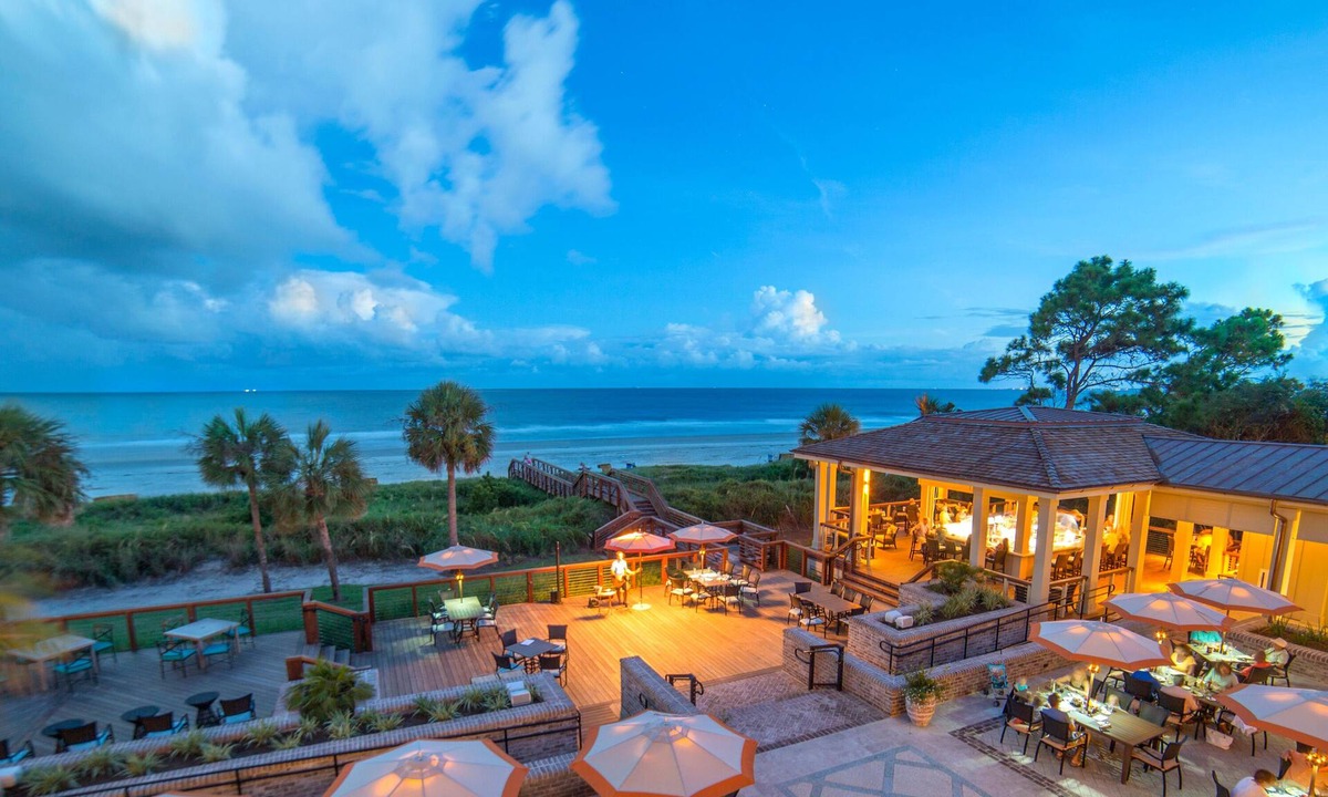 Beach Lagoon Villa | Gorgeously updated & spacious 3-Bdrm Villa w/private balcony & beach access