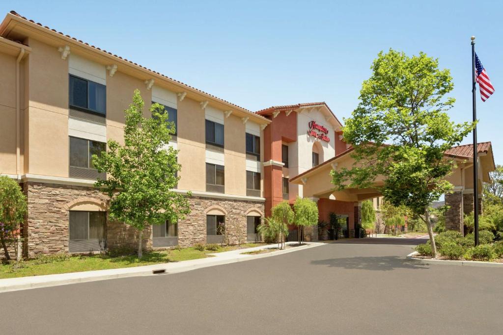 Newbury Park Hotel | Hampton Inn & Suites Thousand Oaks