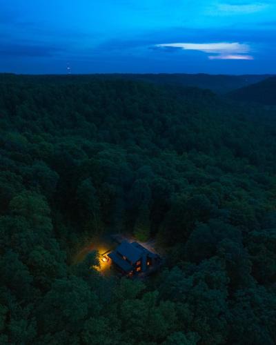 South Bloomingville House | Hidden Heights - by The Chalets