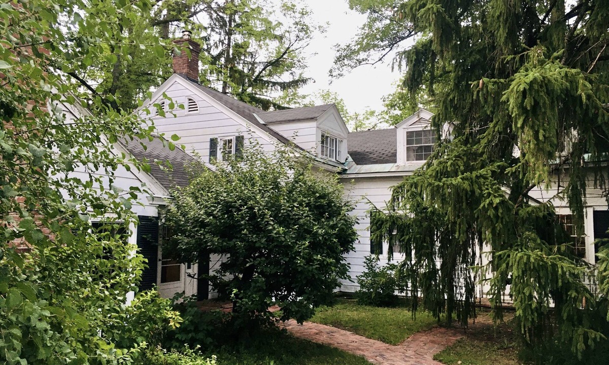 Ticonderoga House | Historic Home on Beautiful Lakefront