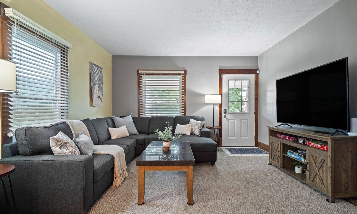 Bedford Apartment | Historical District|Fully equipped|3 Beds|Sleeps 6