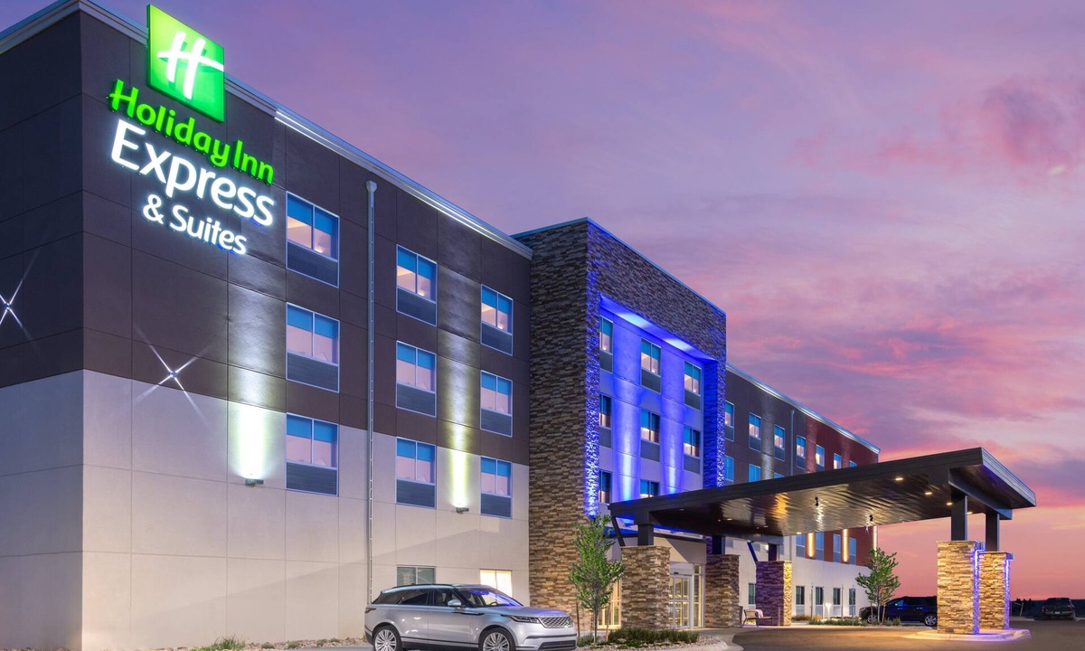 Cheyenne Meadows Hotel | Holiday Inn Express & Suites Colorado Springs South I-25 by IHG