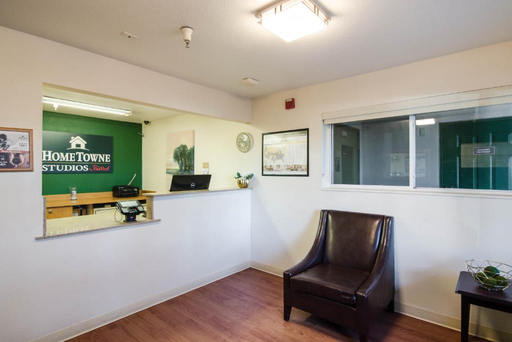 Thornton Hotel | HomeTowne Studios by Red Roof Denver - Thornton