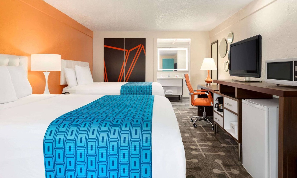 Dover Hotel | Howard Johnson by Wyndham Dover