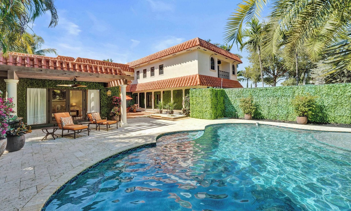 Dolphin Isles House | Intracoastal Oasis 5minWalk to Beach Spacious home