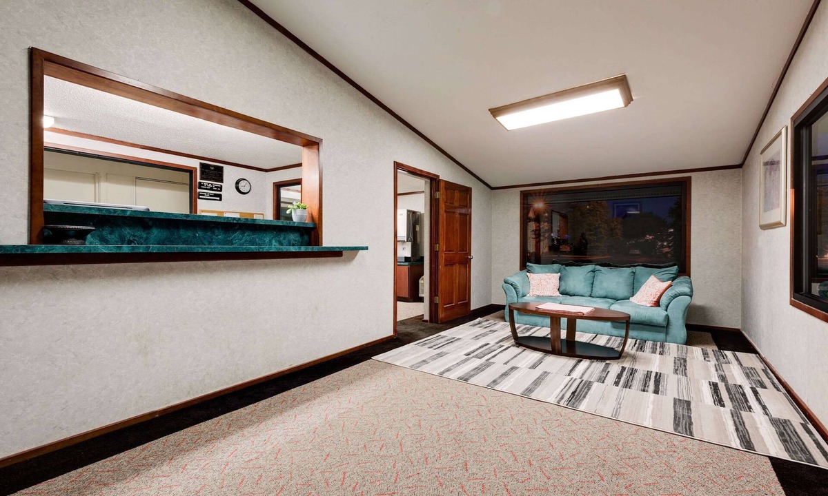Macedonia Hotel | Knights Inn Macedonia