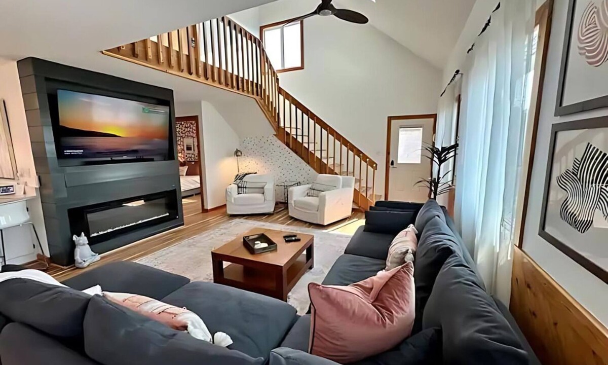 Colington House | Knot On Call: OceanViews/Pool/MultiUsePath