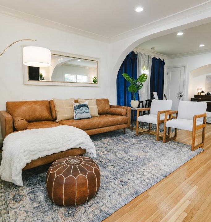 Somerset Apartment | LA Karaoke Fire Pit Ping-Pong Cowboy Pool