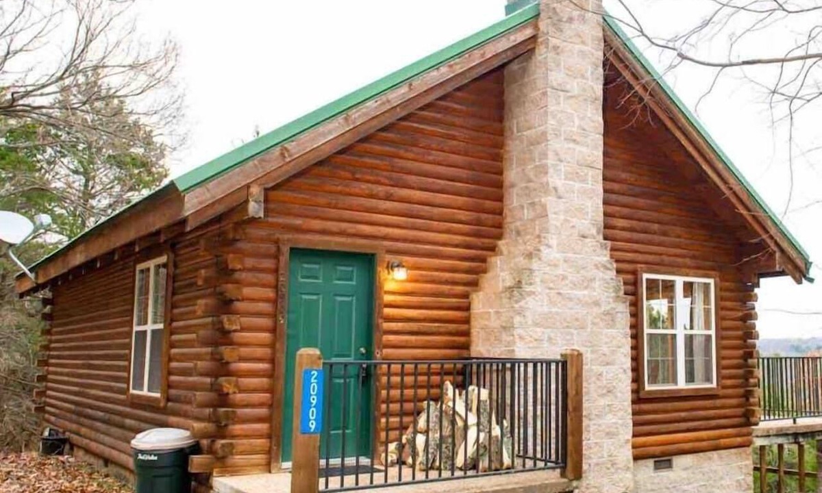 Garfield Cabin | Lake View Cabin for 2