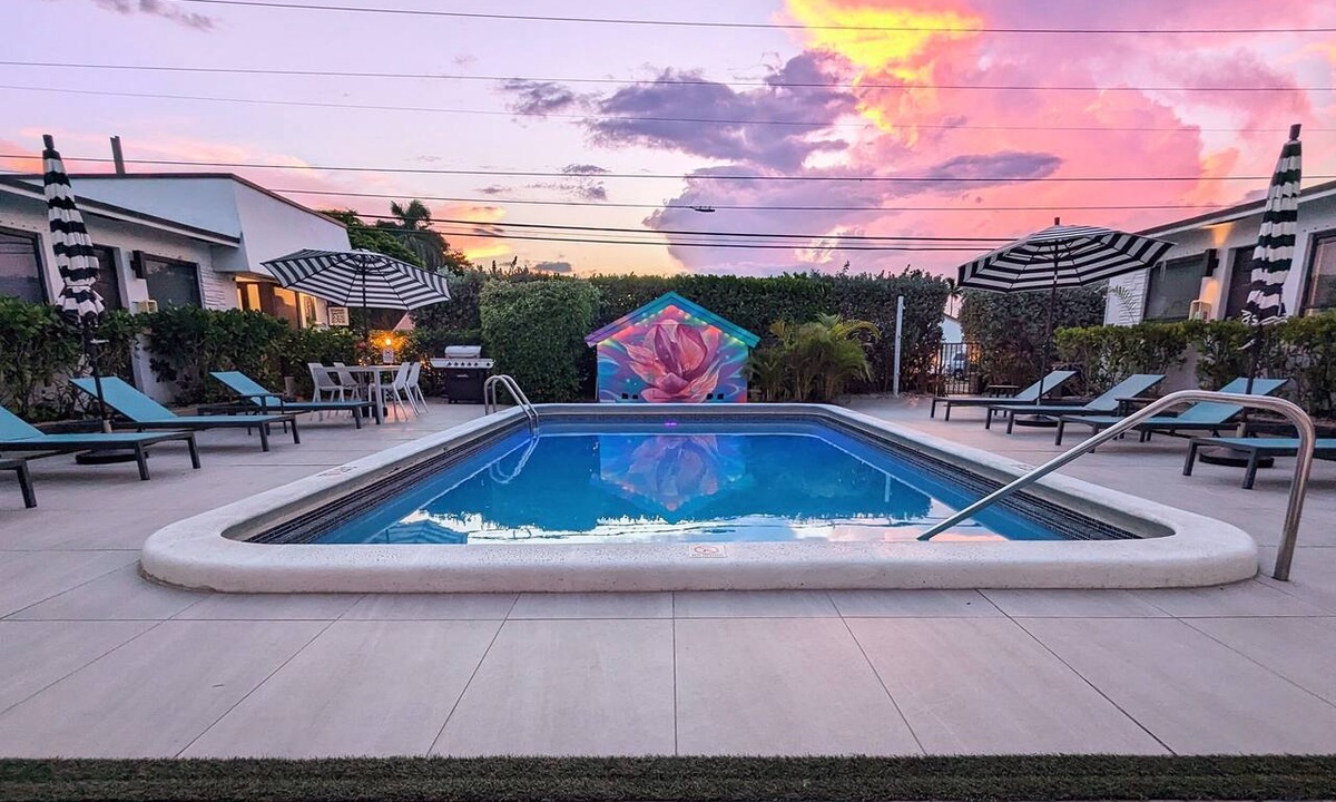 Deerfield Beach Apartment | Largest Studio at Pier Walk Pets OK