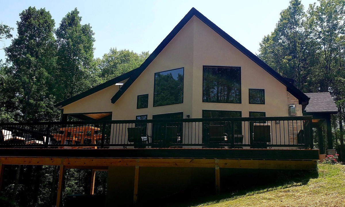 Logan Cabin | Lavish New Lodge Surrounded by Nature in Hocking Hills - Lodge 1