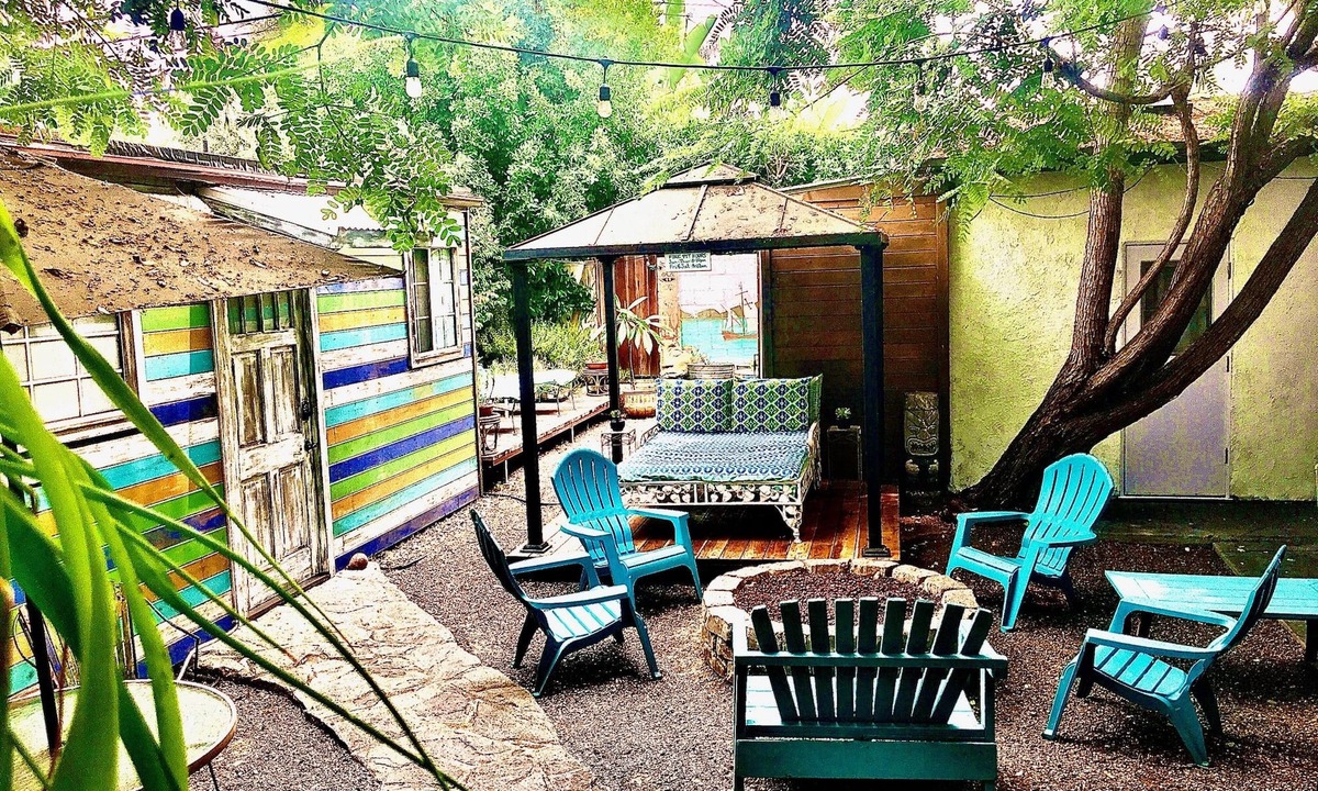Hollywood House | LE PETIT LOFT HOLLYWOOD, in GATED COMPOUND, 5-STAR: LOCATION, LOCATION, LOCATION