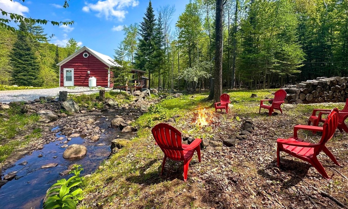 Athol Cabin | Little Red Cabin by the Brook- 5m to Waterfall