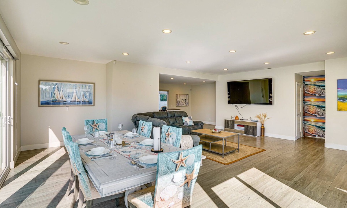 Huntington Beach House | Luxurious home less than 1 mile walking to Ocean!