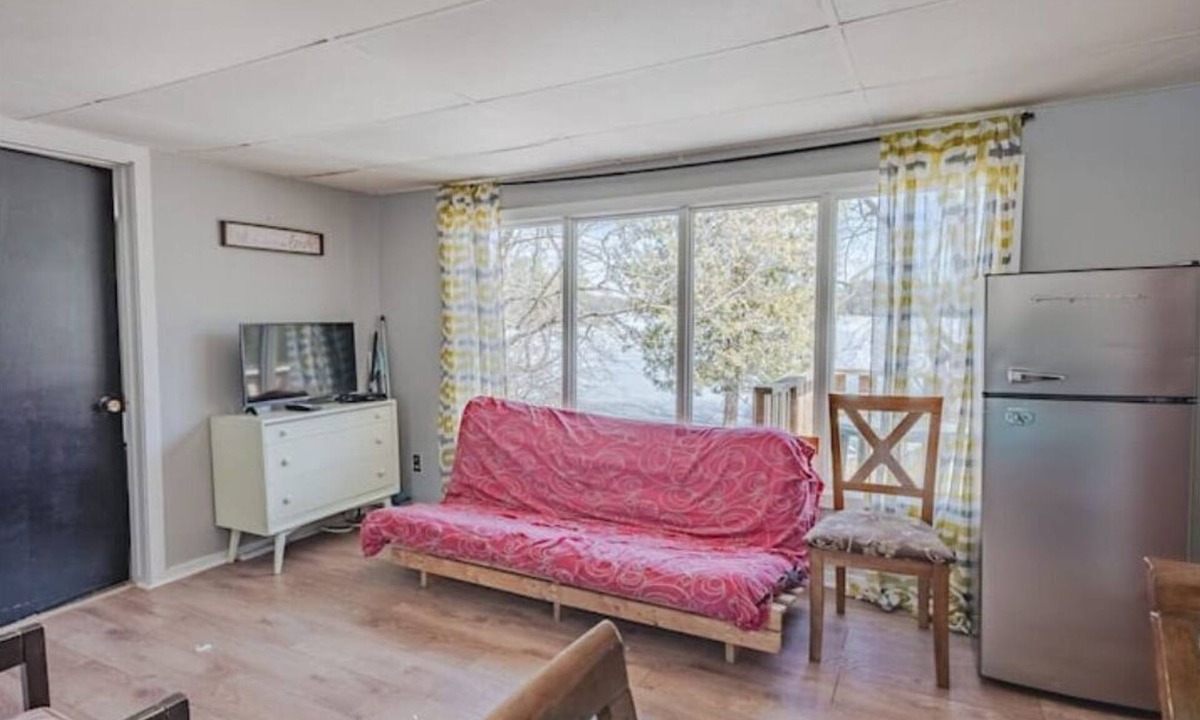 Frontenac Cabin | Luxurious Lakefront Loft