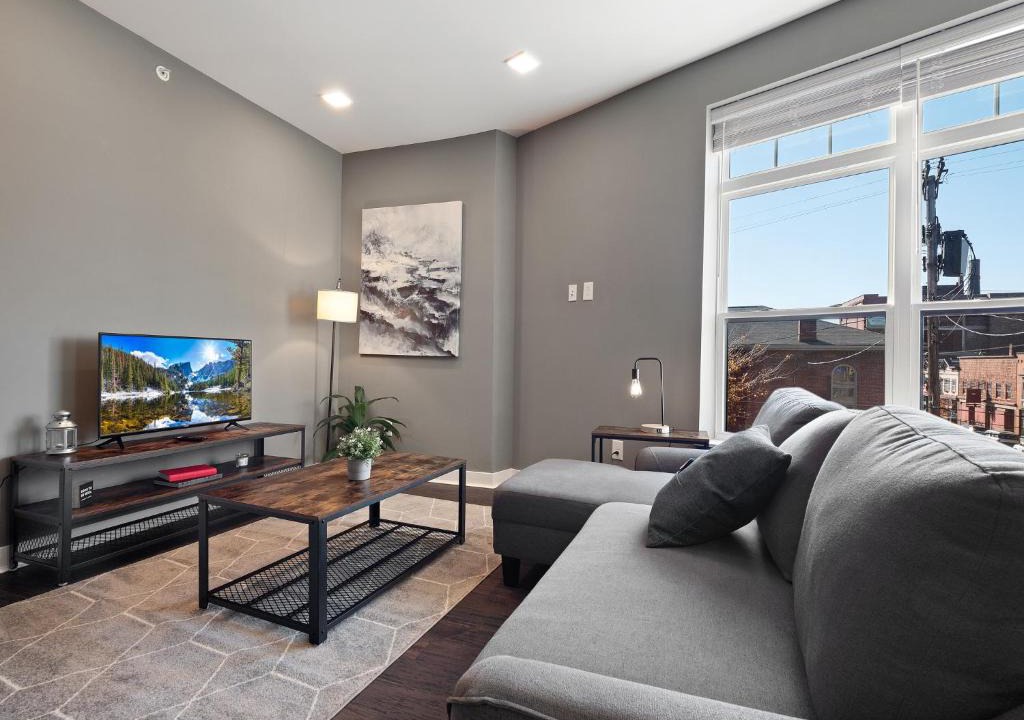 Ohio City Apartment | Luxury Condo 10 Minutes from First Energy Stadium B4
