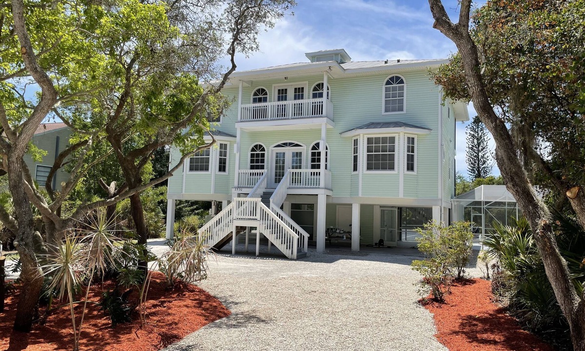 South Venice Villa | Luxury Lemon Bay 6 BR villa with pool & tennis court for 10 people,
