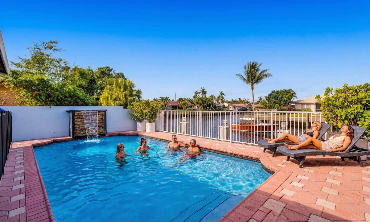Fort Lauderdale Villa | Luxury Waterfront w Pool, Sauna, Dock & Playground