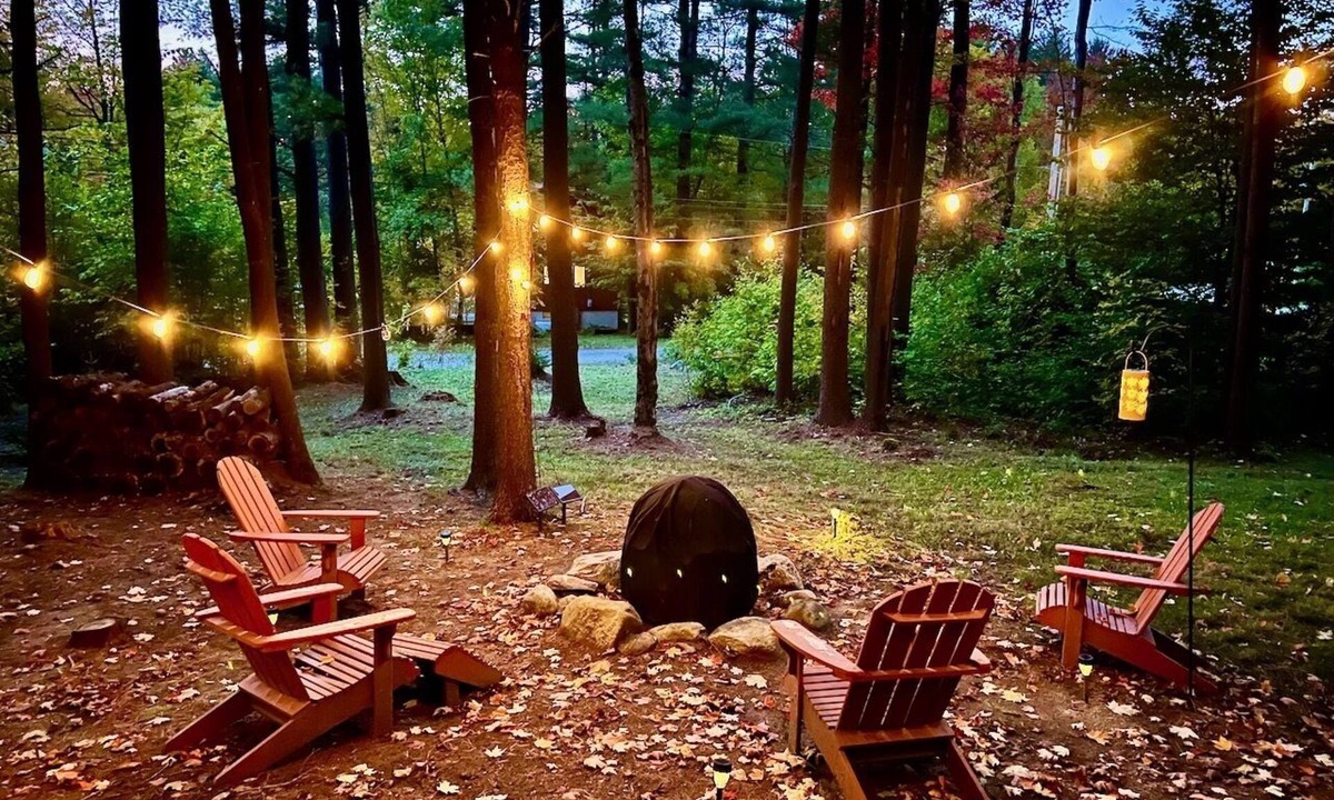 Londonderry Ski Chalet | Magic Mt Getaway - Close to Bromley Stratton Okemo Ski Resorts!