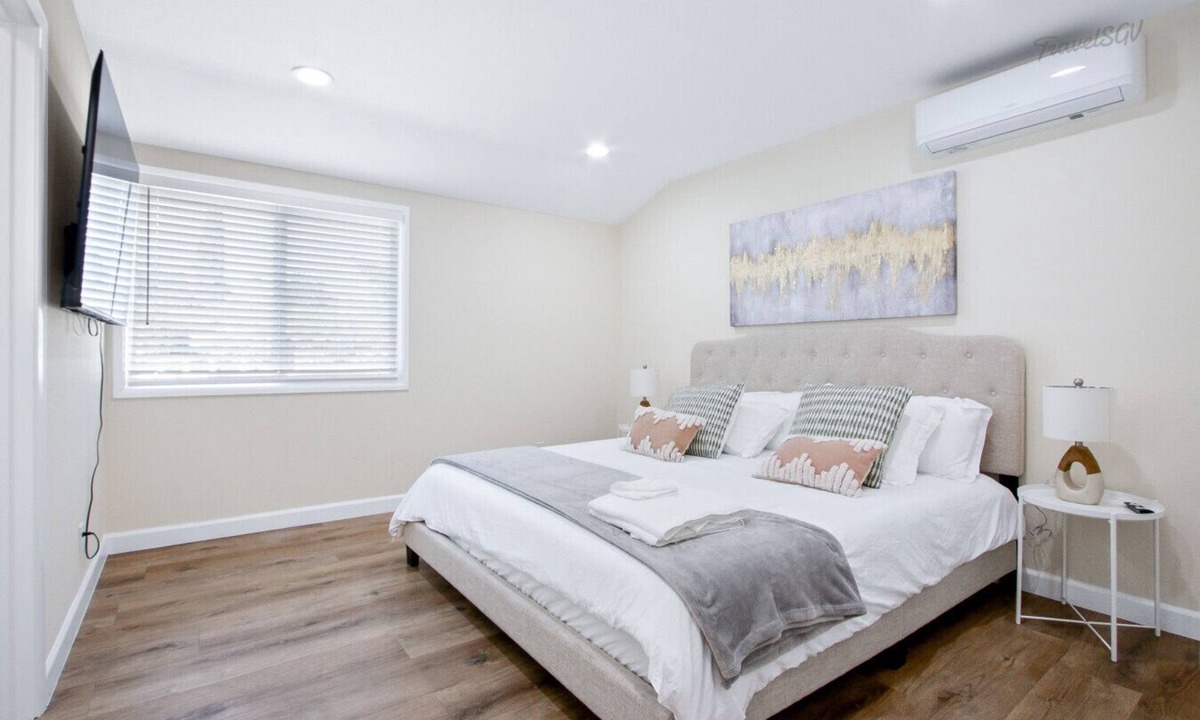 La Puente Apartment | Modern 3BR Home + Parking + Near DTLA #TravelSGV