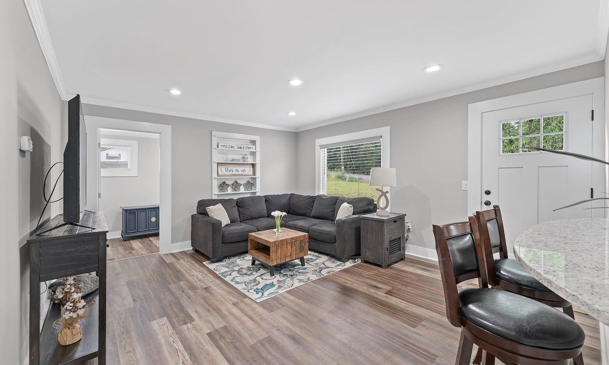 Gantt House | Modern bungalow. Lots of Parking. 10 min to Downtown Greenville. Pet Friendly.