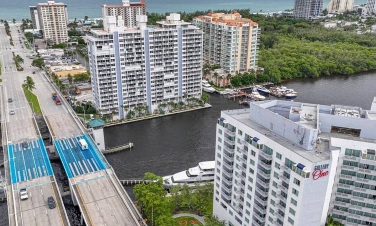 East Fort Lauderdale Hotel | Modern Condo by the Beach, Water Taxi Stop, Prime Location!