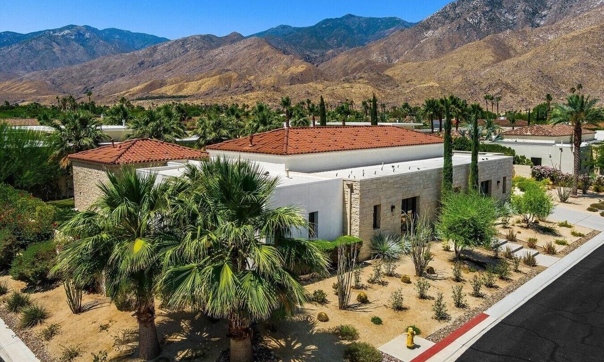 Palm Springs House | Modern Villa In Guard-Gated Community, Solar, Lap Pool, Spa, Casita, Pizza Oven