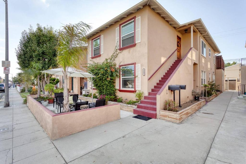 Belmont Shore Apartment | New Belmont Shore Retreat with free Parking Walk to Beaches