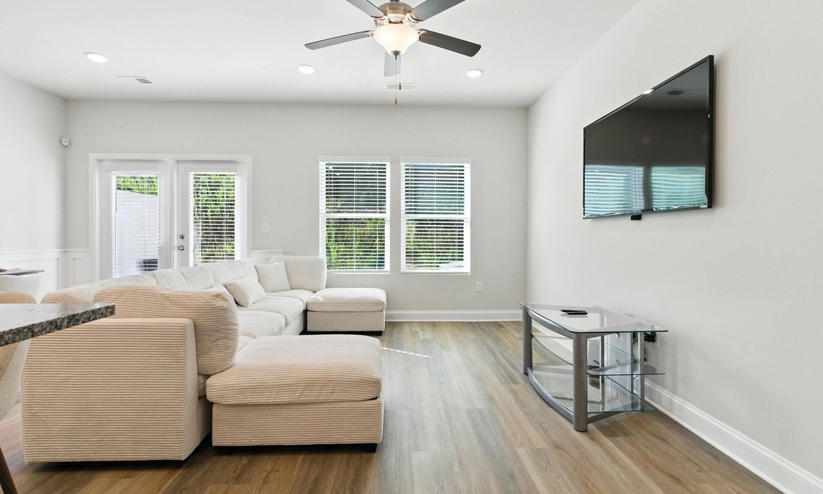 Easley House | NEW! Charming Easley Retreat with Private Yard