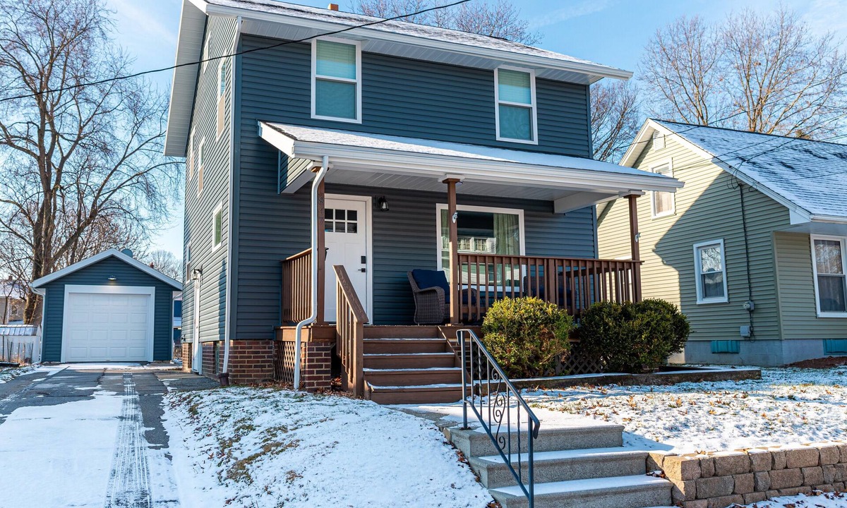 Ashland House | Newly renovated 3-bedroom house in Ashland with WiFi and AC