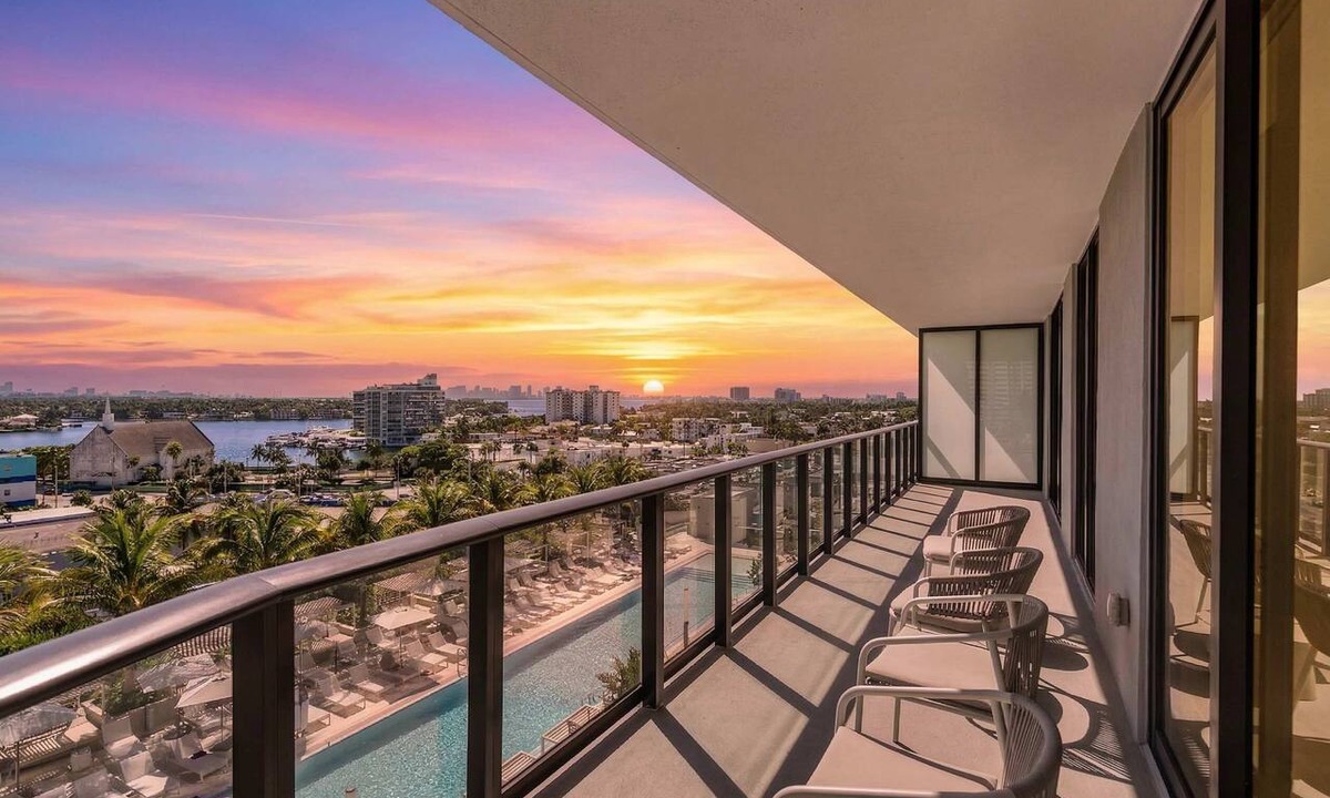 North Beach Condo | North Beach 2BR: Pool, 30min Miami Stadium