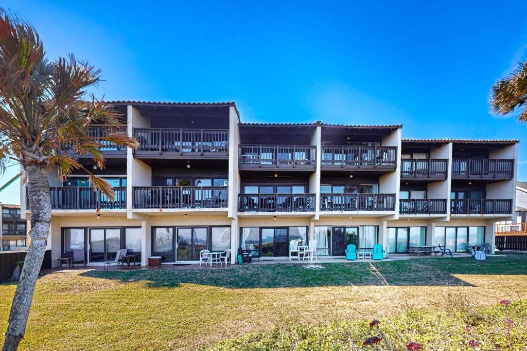 Butler Beach House | Oceanfront condo with resort amenities, beach access and pool