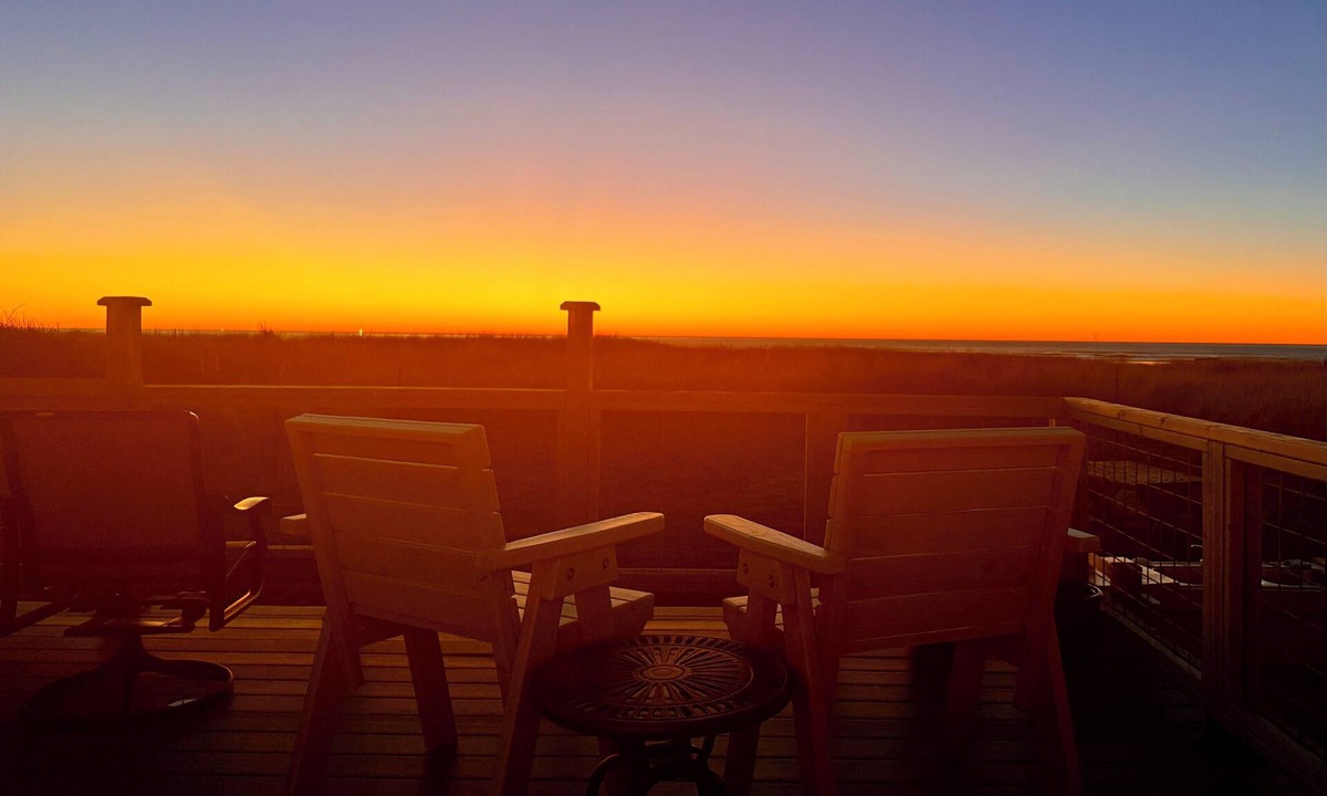 Grayland House | OCEANFRONT HOME Views! Path to Beach! Dog Friendly! GREAT Outdoor Spaces-Updated