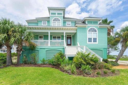 Beachwalk House | OCEANFRONT luxury 5 BR home in gated Harbor Island Community
