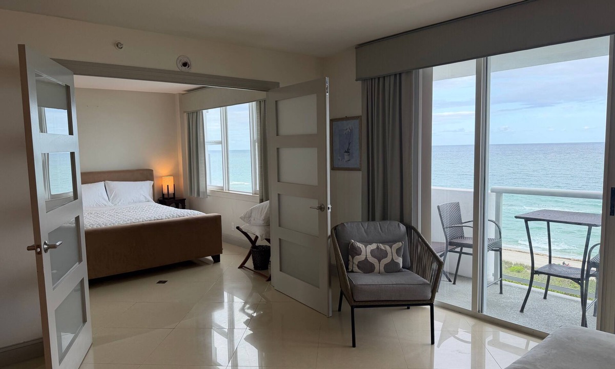 Surfside Condo | Oceanfront two-bedroom