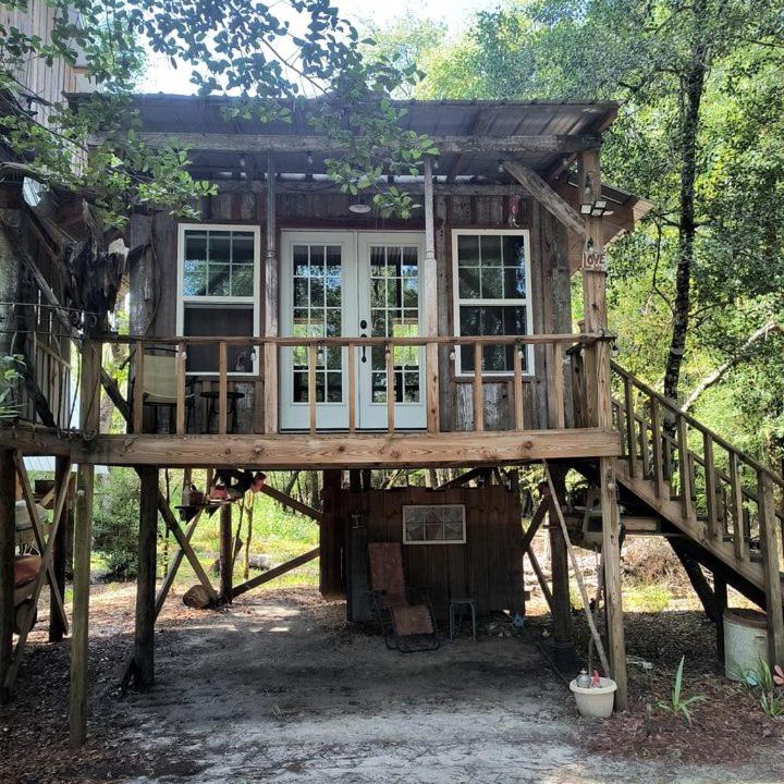 Waynesville House | Off-Grid Riverfront Cabin Near Satilla River, Georgia