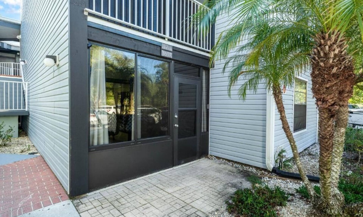 Ventura Apartment | "Orlando Magic at 3697 Vacation Apartment: Your Getaway!"