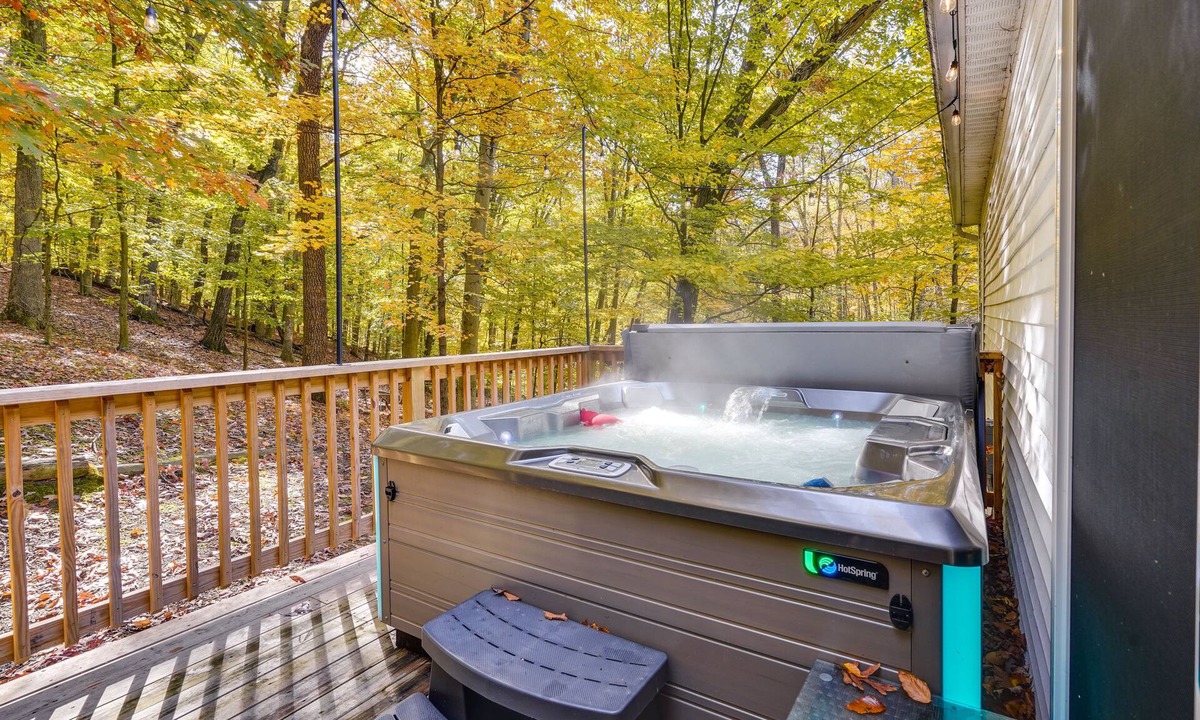 Howard House | Outdoor Entertainment Areas: Family Ohio Getaway