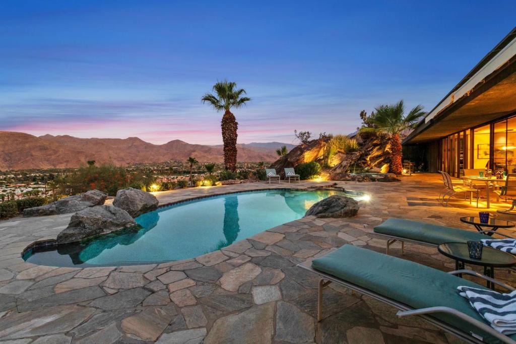 Cahuilla Hills House | Palm Springs Retreat w/Private Pool & Jacuzzi