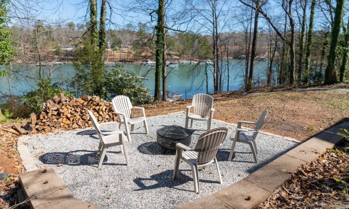 Serenity Bay House | Perfect Summer get away! Charming 4 bedroom lake front home.