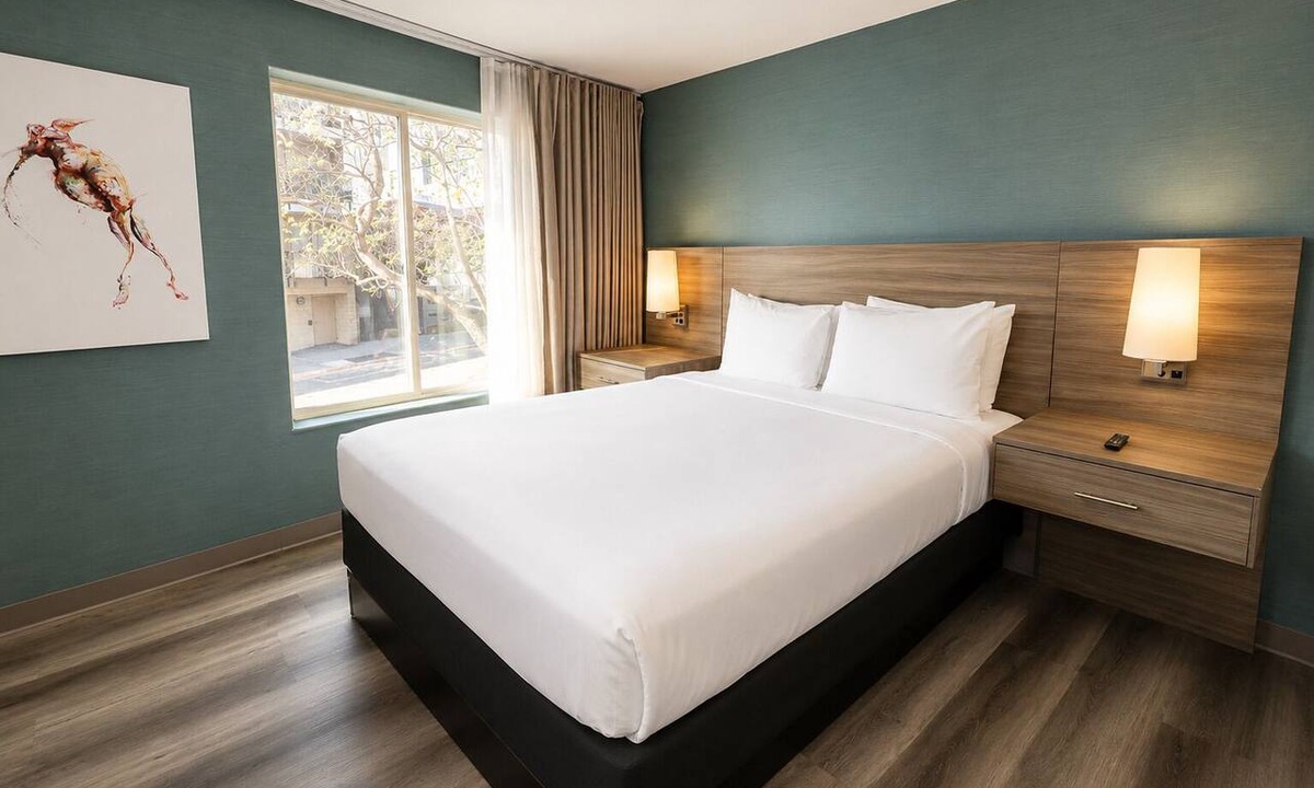 Little Italy Hotel | Pet Friendly Balcony Suite Near San Diego Harbor – Mid-Century Vibe | 4 Units