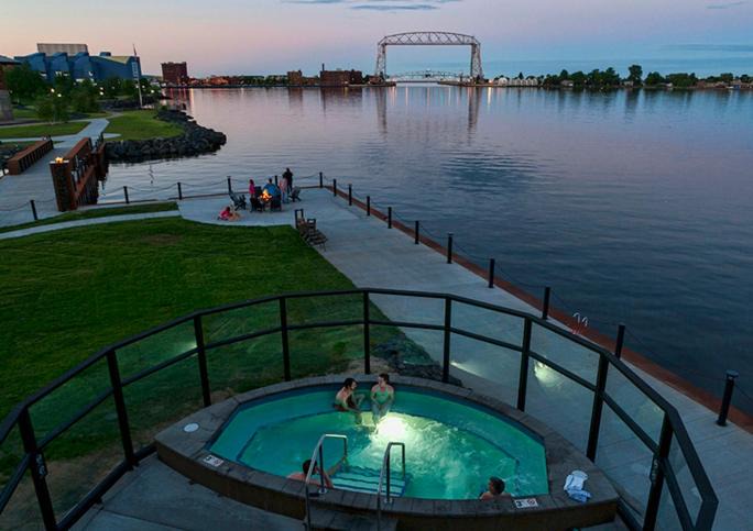Downtown - Waterfront Hotel | Pier B Resort