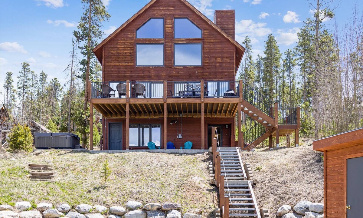 Breckenridge House | Powder Moose Villa-Stunning Mountain Views from this Private Home with Hot Tub.