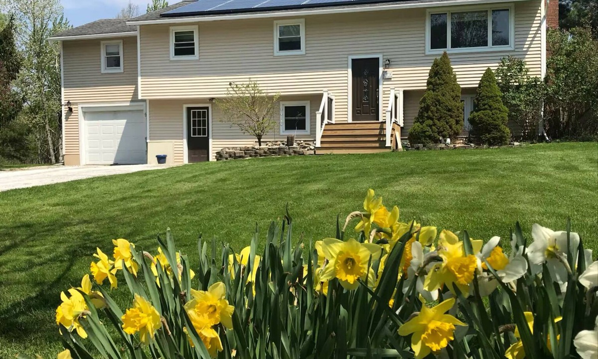 Williston North Apartment | Private 1st floor of house in quiet neighborhood