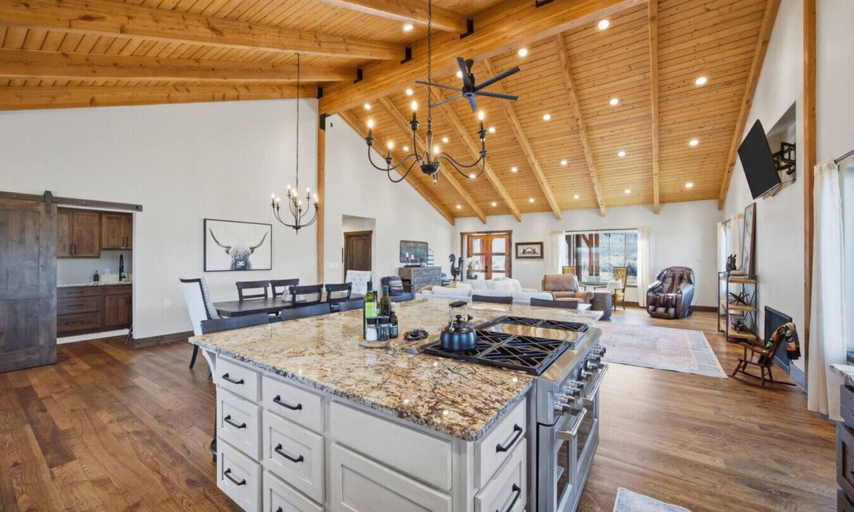 Grantsdale House | Private Mountain Side with Hot Tub and Entertainment Space