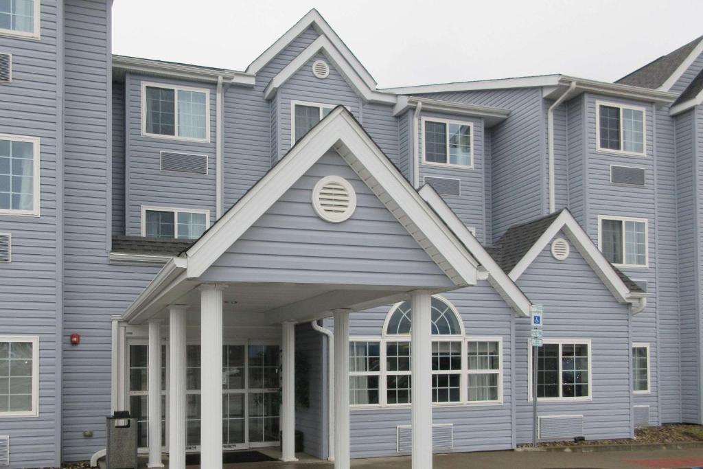 Caldwell Hotel | Quality Inn & Suites Caldwell I-77